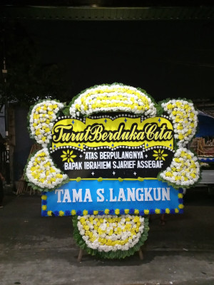 Papan Bunga Duka di Passi Timur